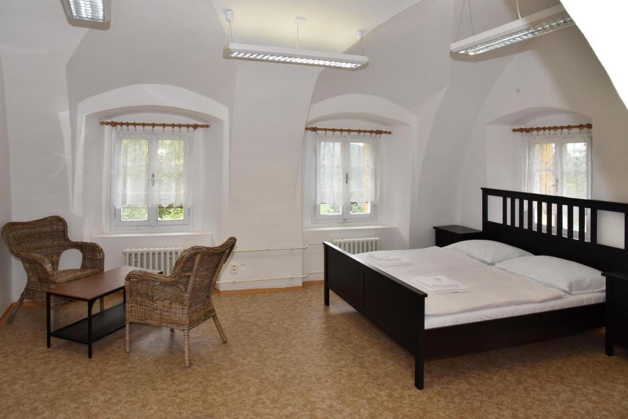 Zamek Racice Hotell Exteriör bild