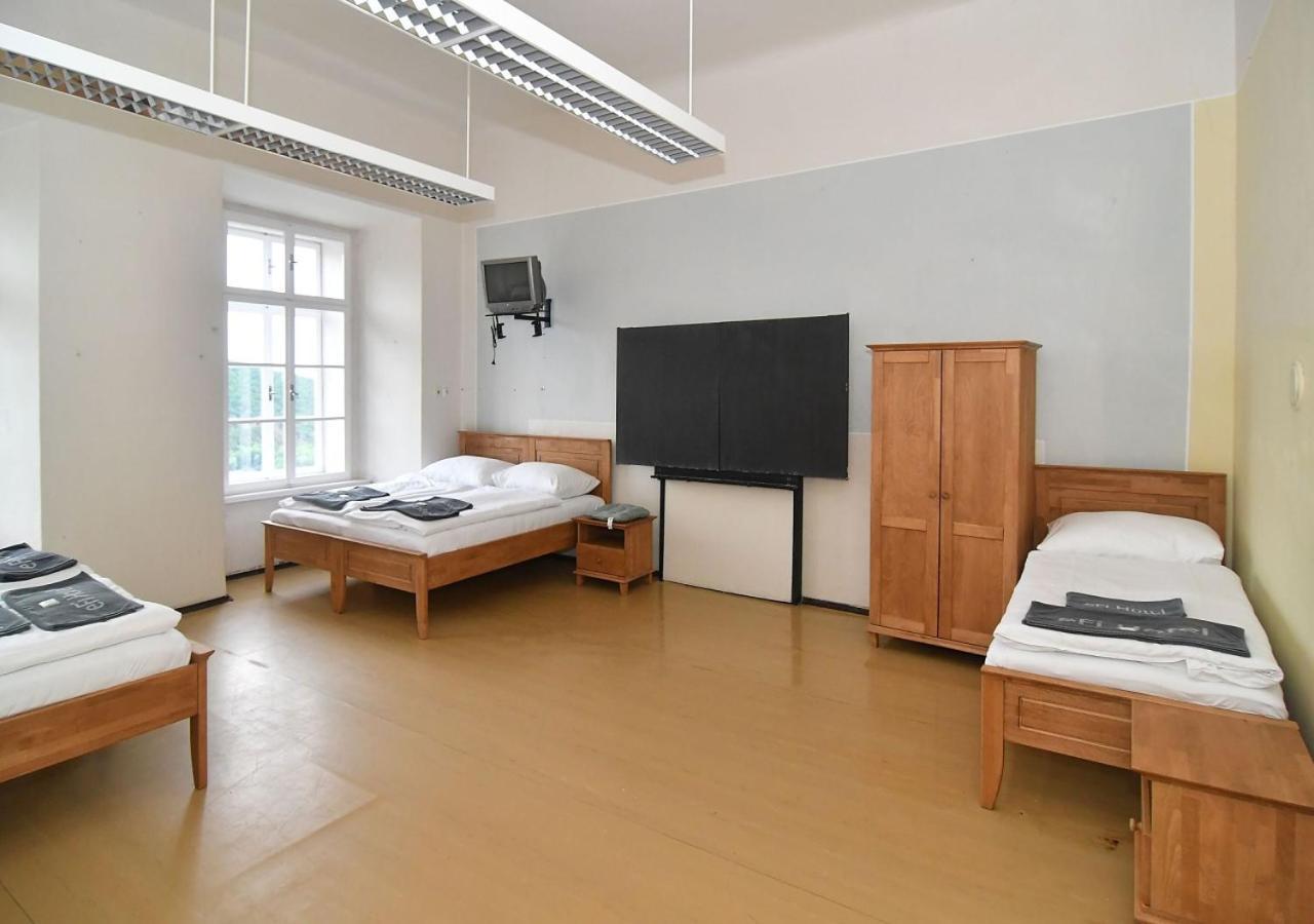 Zamek Racice Hotell Exteriör bild